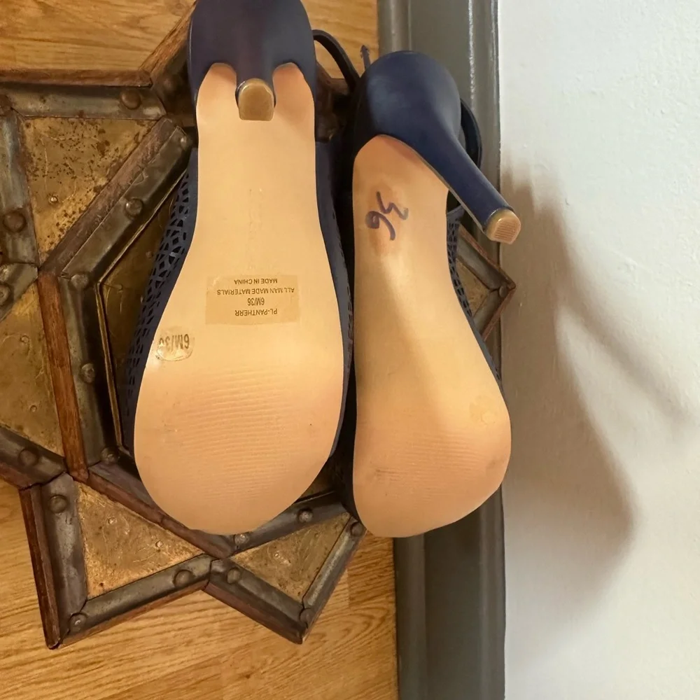 BCBGeneration High Heels Panther Laser Cut / Blue - Picture 3 of 5